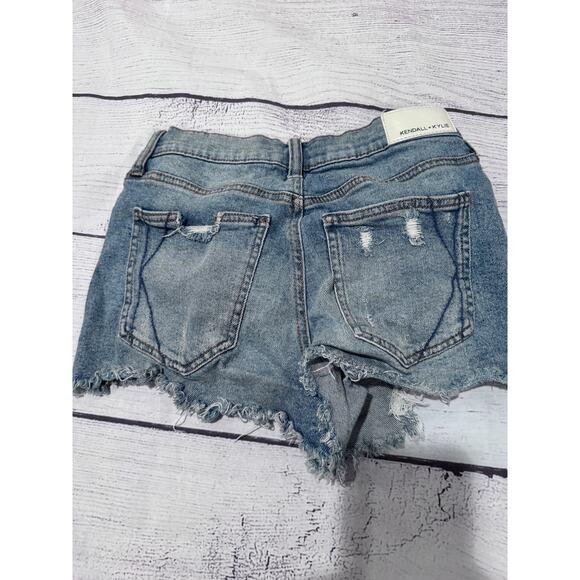 Kendall + Kylie The Icon Short - Picture 2 of 8